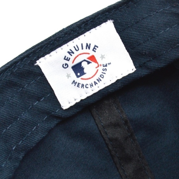 Milwaukee Brewers Fan Favorite Genuine Merchandise Curved Bill Baseball Cap - Picture 2 of 12